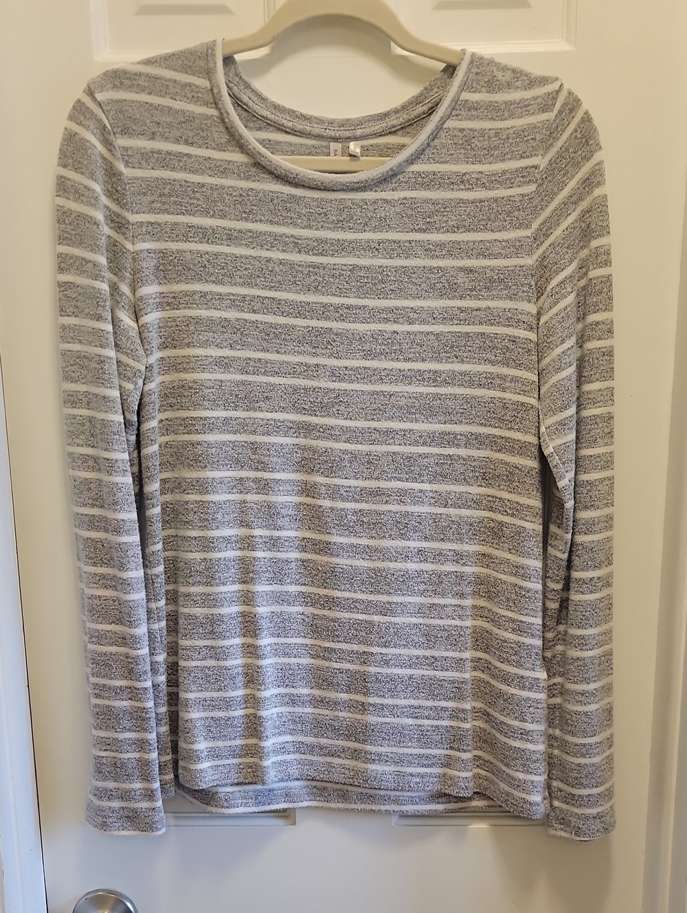 Banana Republic Light Gray and White Striped Women's Long Sleeve Sweater Small